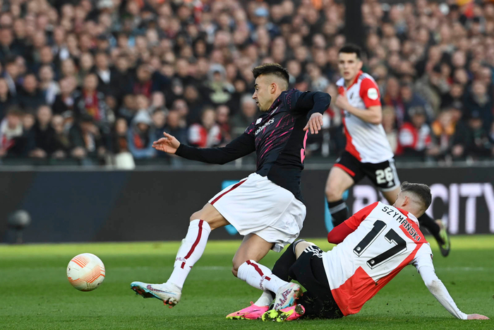 罗马后卫中方中柱，球队防守问题待解决