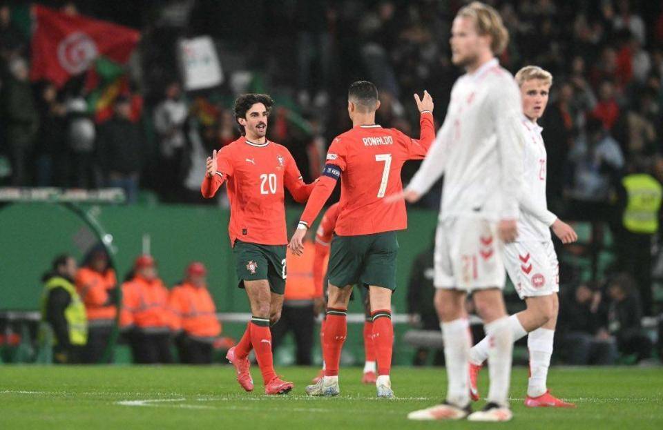 欧国联四强对决引发球迷狂热 欧国联四强对决引发球迷狂热