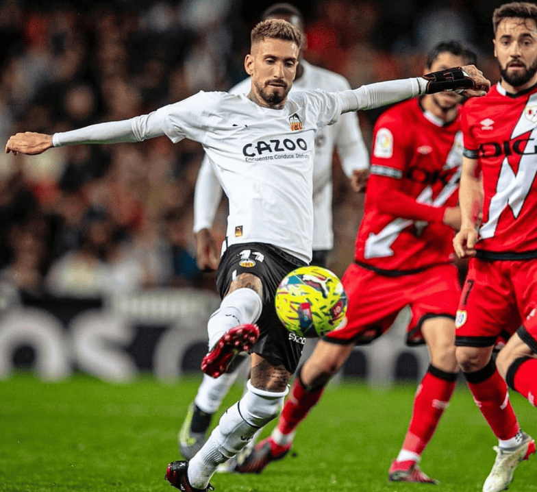 巴伦西亚痛击对手，保级前景一片雾霾